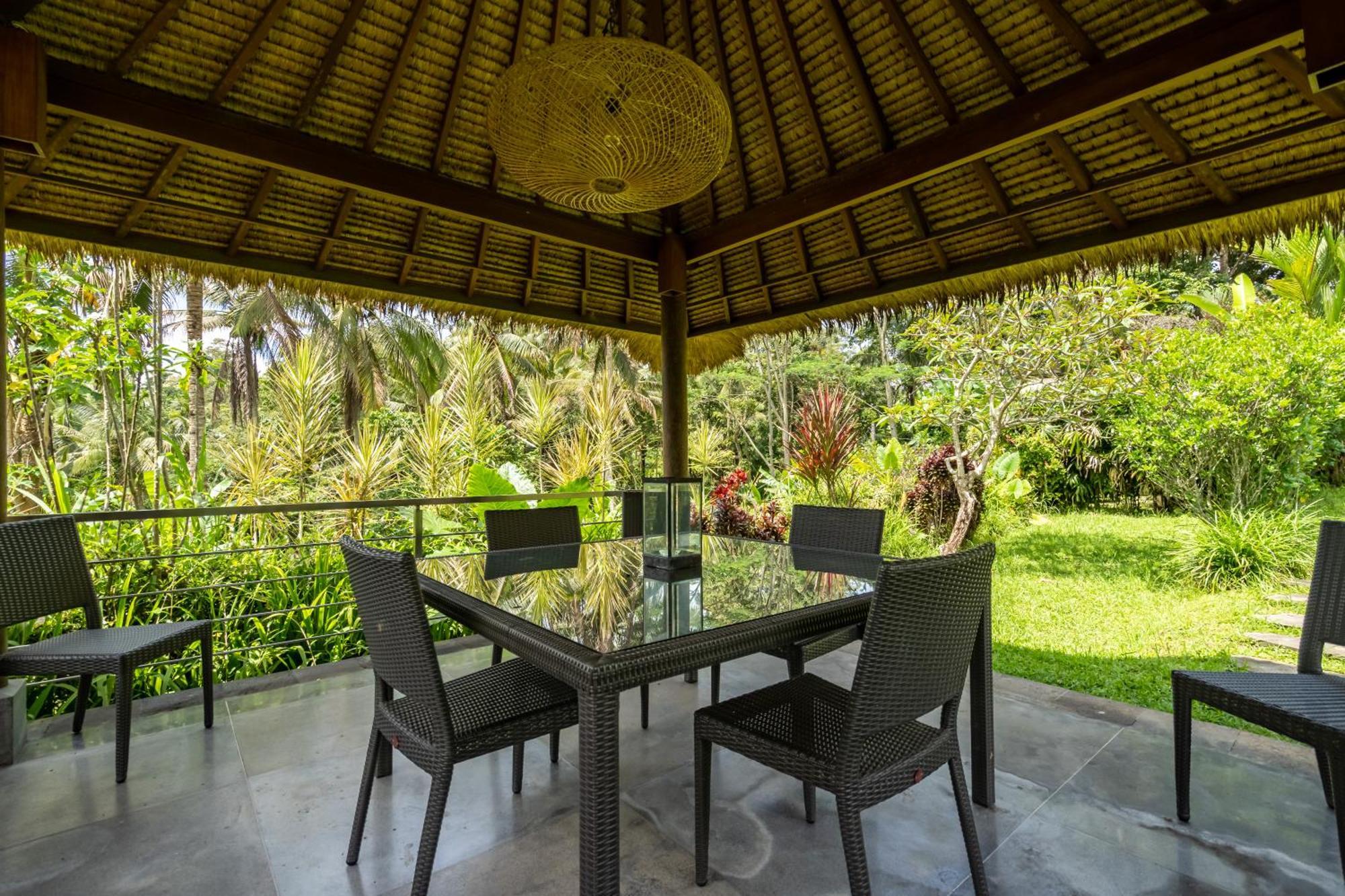 Villa Themma Jungle - Sumptuous 3Br Luxury Villa With Majestic Jungle View North Of Ubud Exterior foto